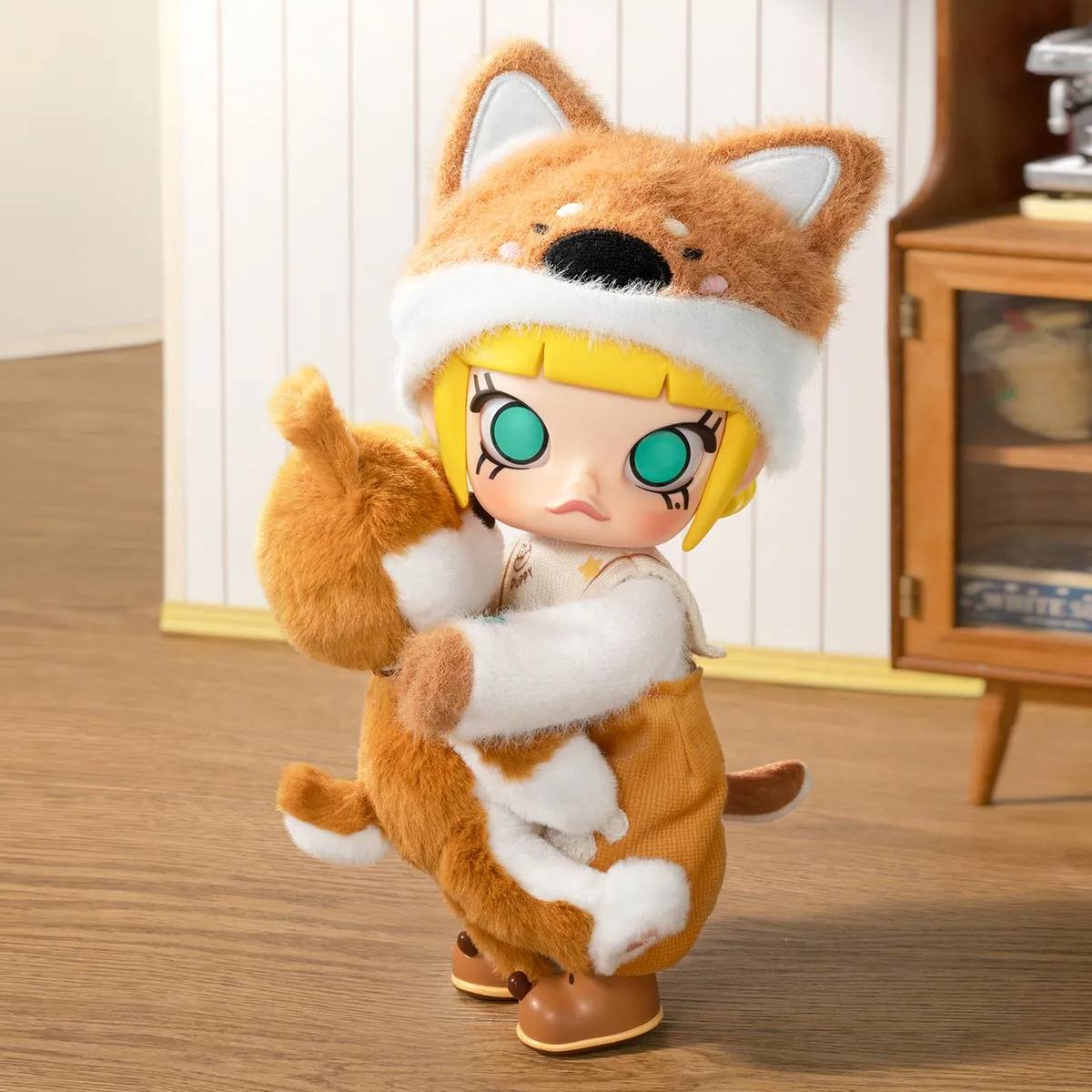 Molly Hugging 1/8 Action Figure